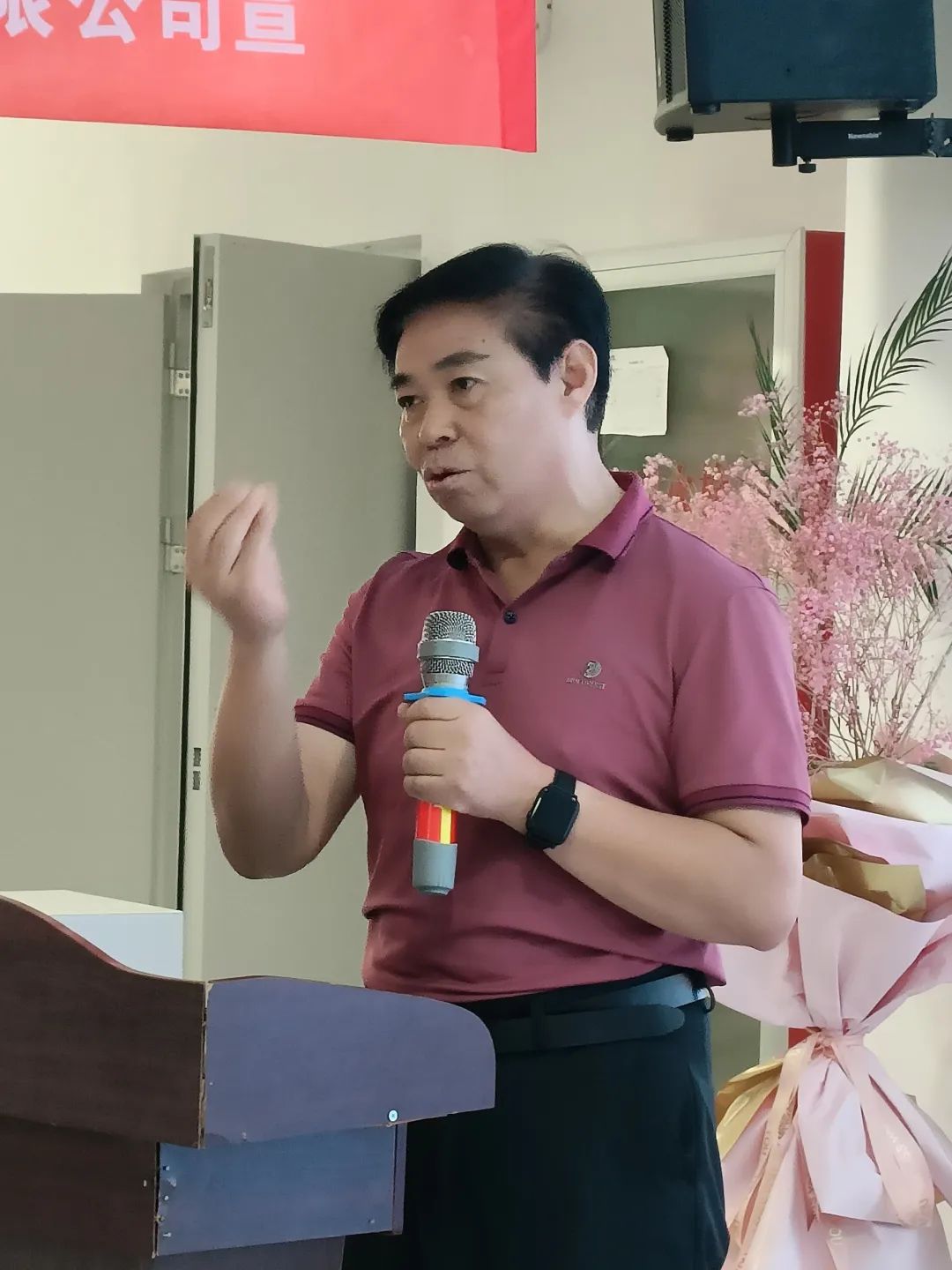 济宁市读书协会走进嘉祥鲜农都市场管理有限公司开展书画惠企活动