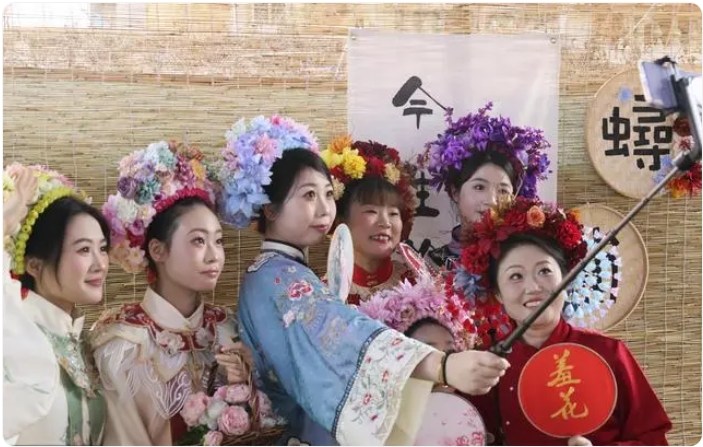 开发“文旅+百业” 用丰富“花活”留住更多游客